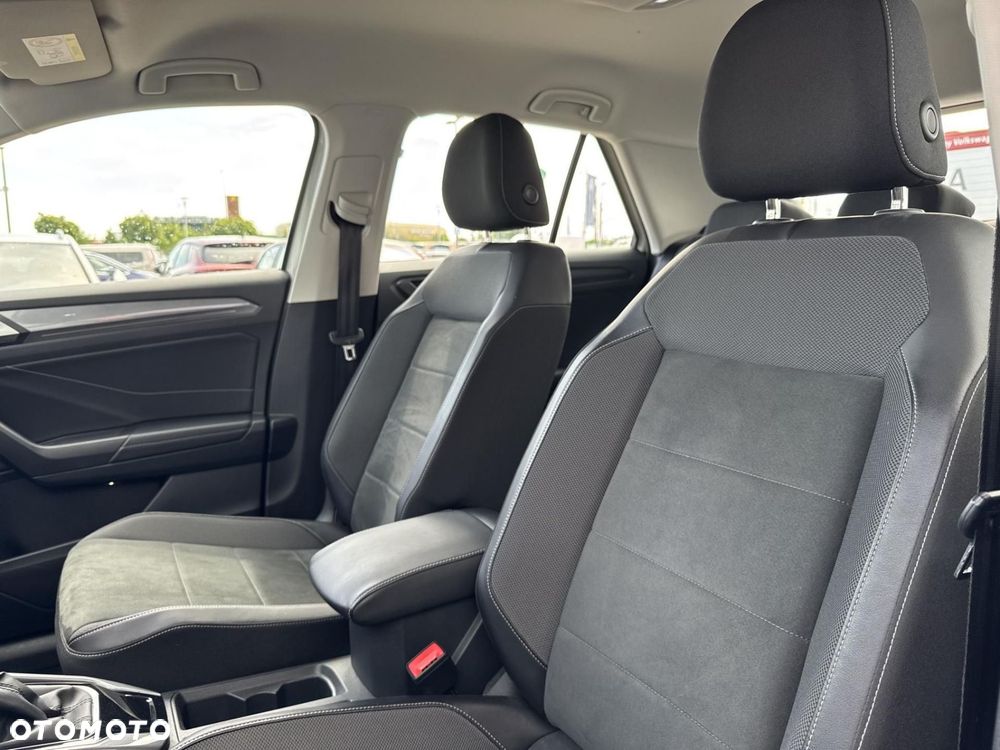 Volkswagen T-Roc - 12