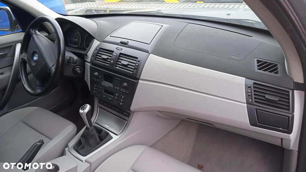 Deska rozdzielcza zegary kierownica airbag radio panel klimatyzacji kratki manetka przełącznik świateł BMW X3 E86 - 12