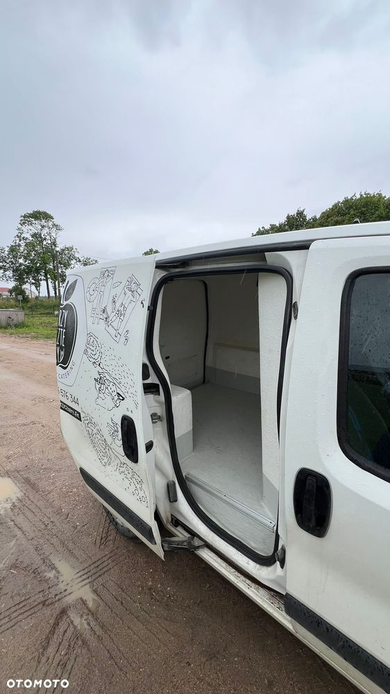 Fiat Fiorino Kombi Adventure - 2