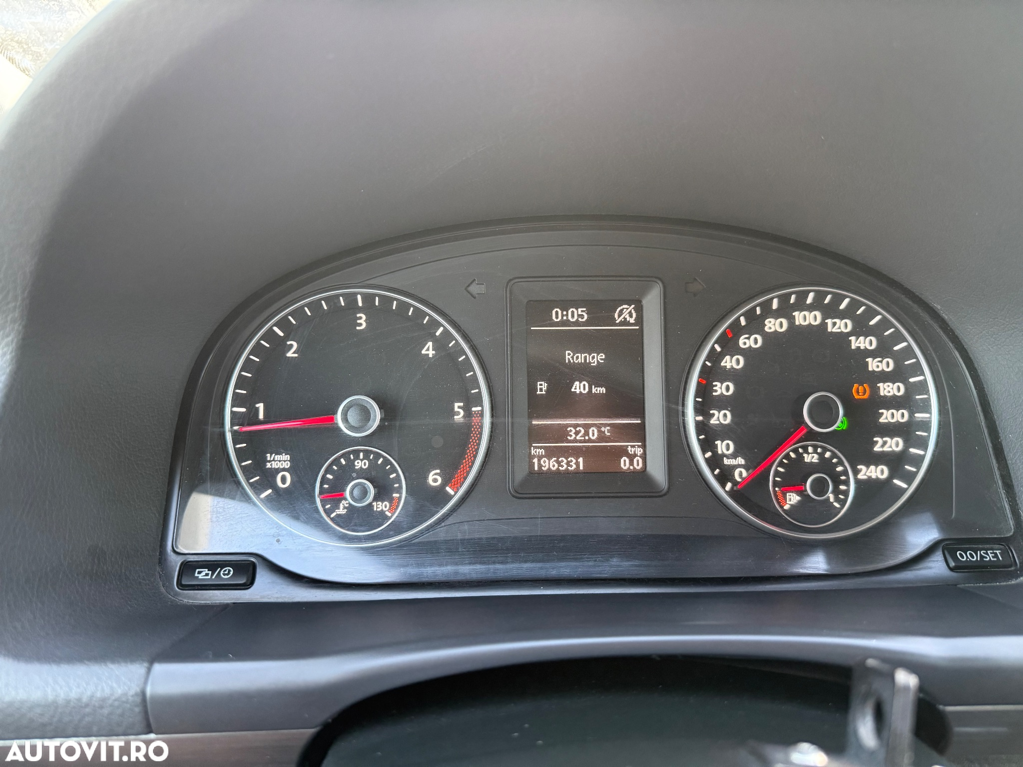 Volkswagen Touran 2.0 TDI DSG Comfortline - 8