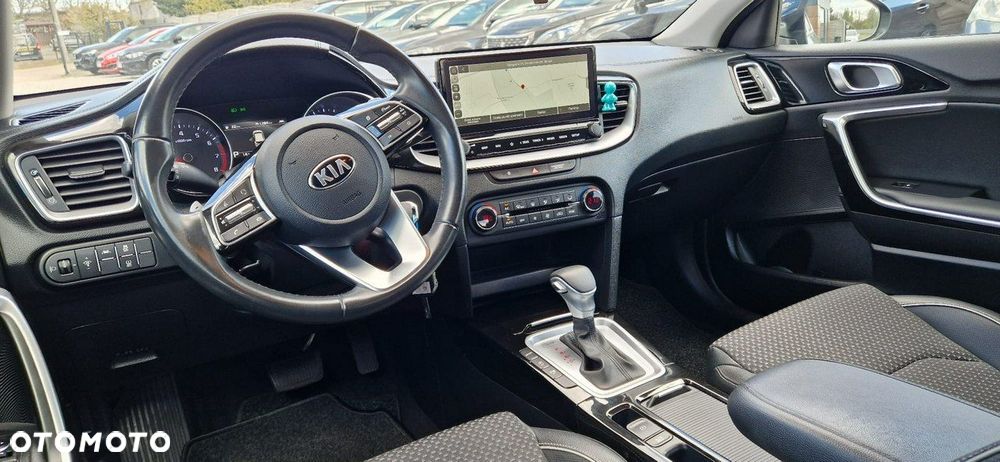 Kia XCeed - 35
