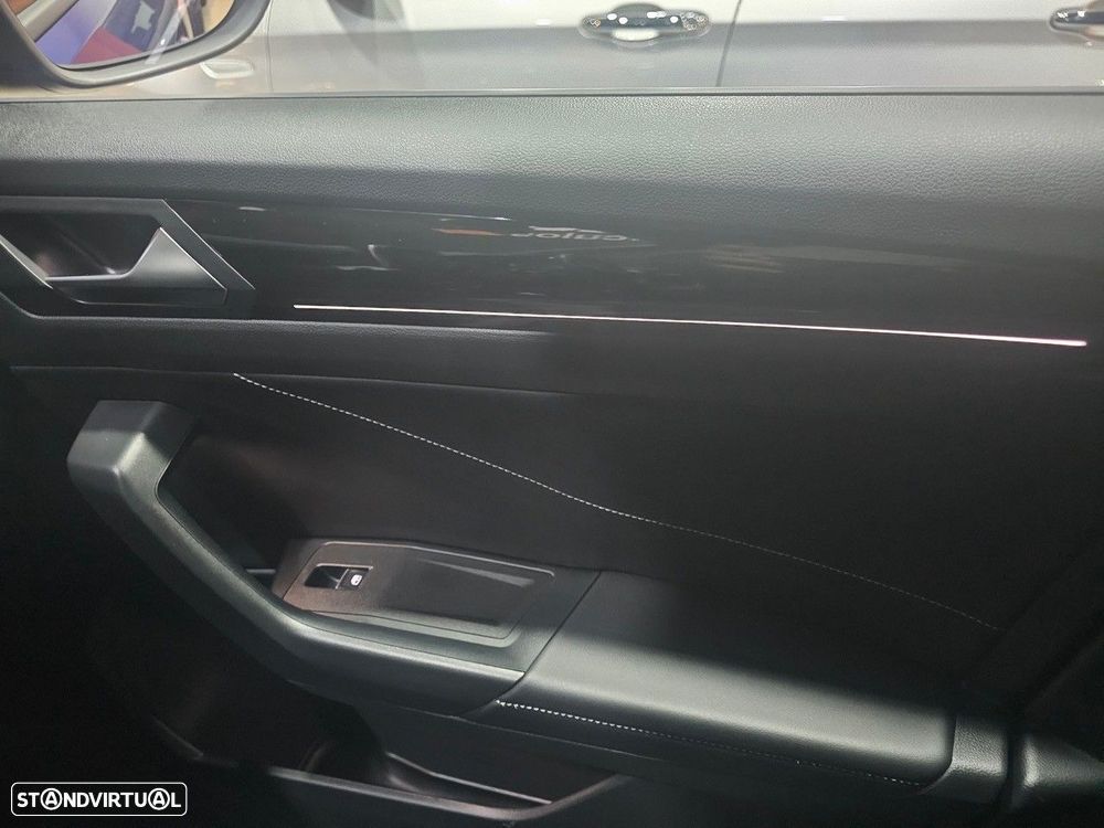 VW T-Roc 2.0 TDI R-Line DSG - 39