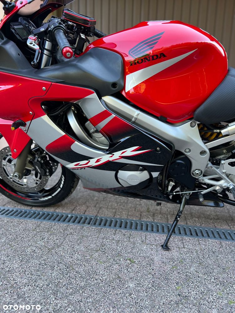 Honda CBR - 25