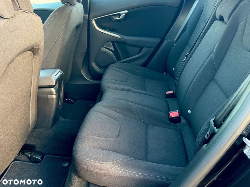 Volvo V40 D2 Momentum - 11