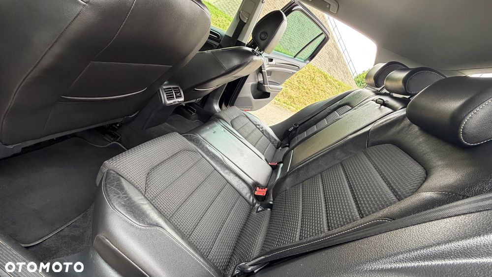 Volkswagen Golf 2.0 TDI SCR Highline - 29