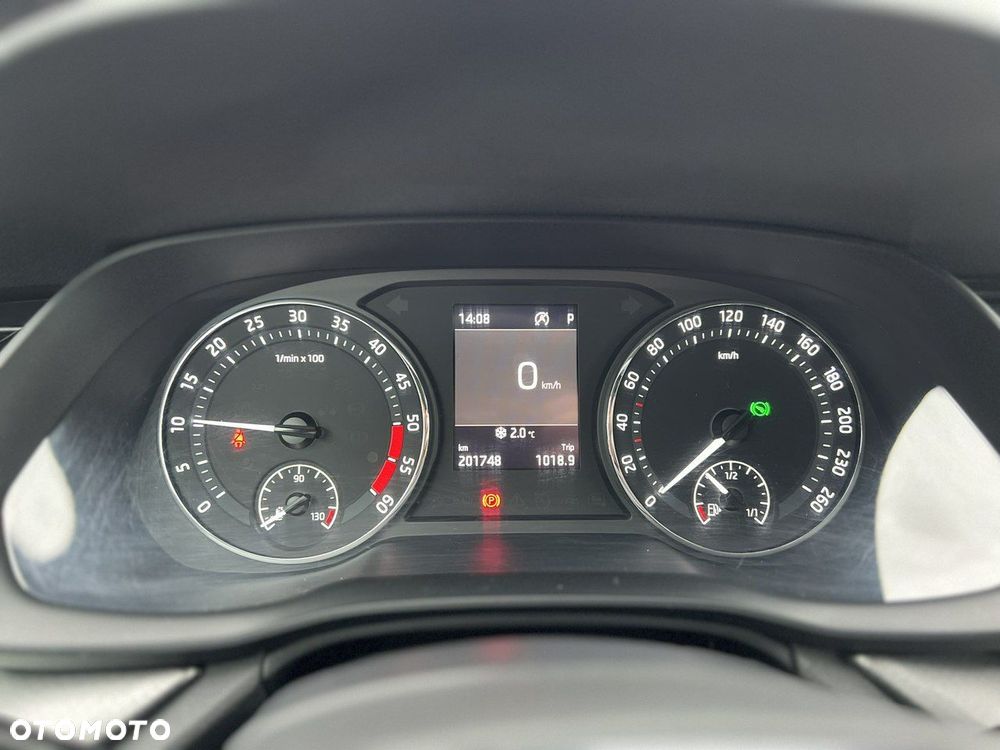 Skoda Octavia 2.0 TDI Ambition DSG - 24