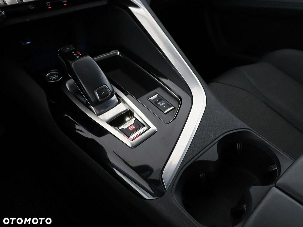 Peugeot 3008 1.5 BlueHDi Allure Pack S&S EAT8 - 32