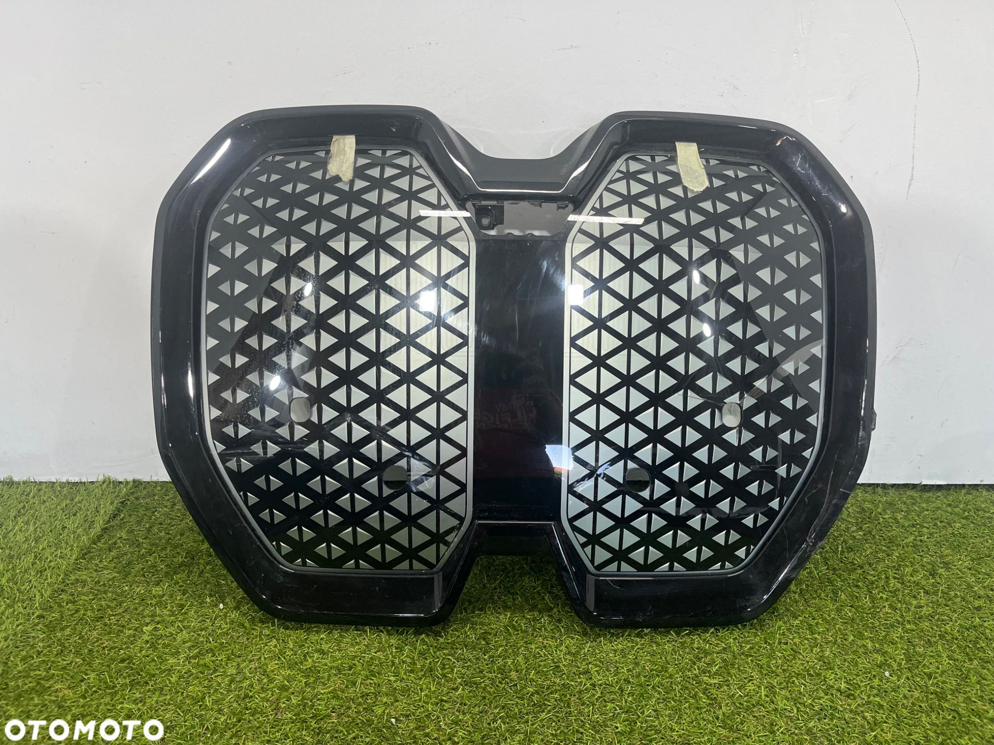 Grill Atrapa BMW IX - 1