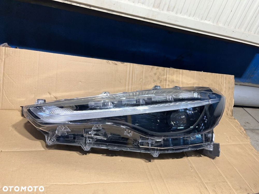 Lampa lewa przednia TOYOTA COROLLA CROSS FULL LED - 2