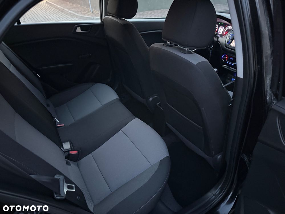 Hyundai i20 1.2 Comfort - 11