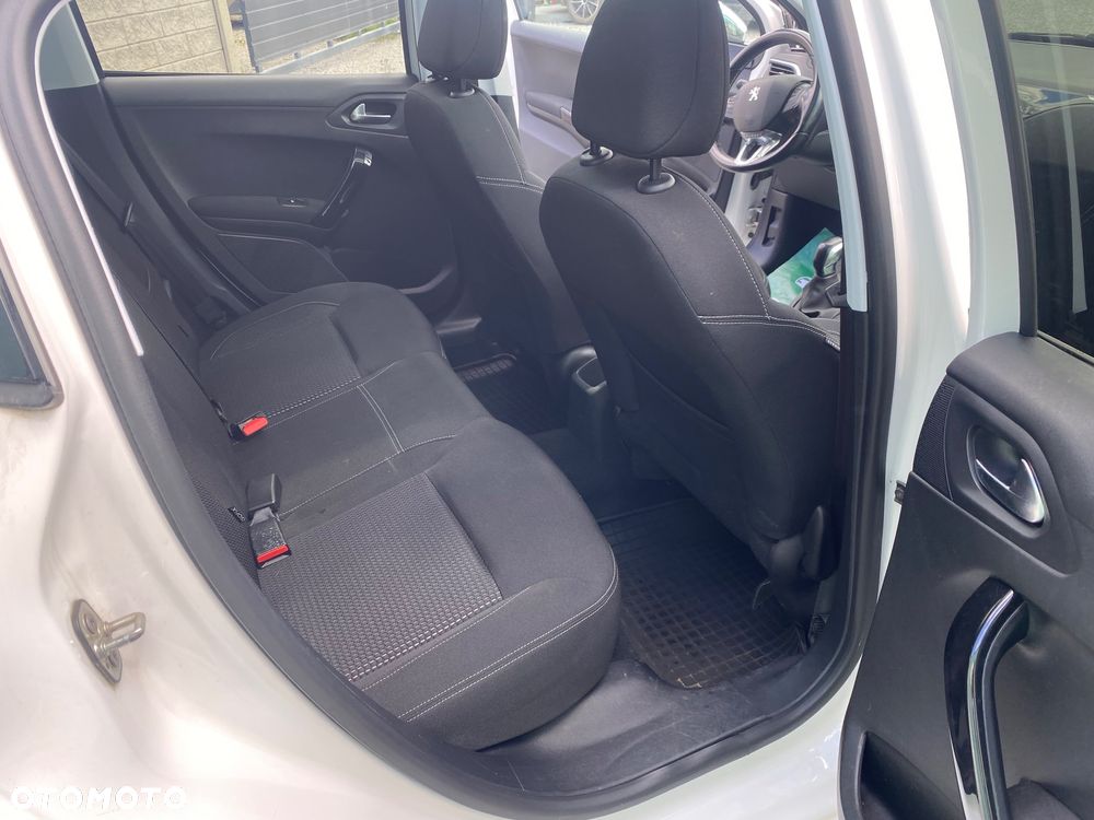Peugeot 208 PureTech 82 Start & Stop Allure - 7