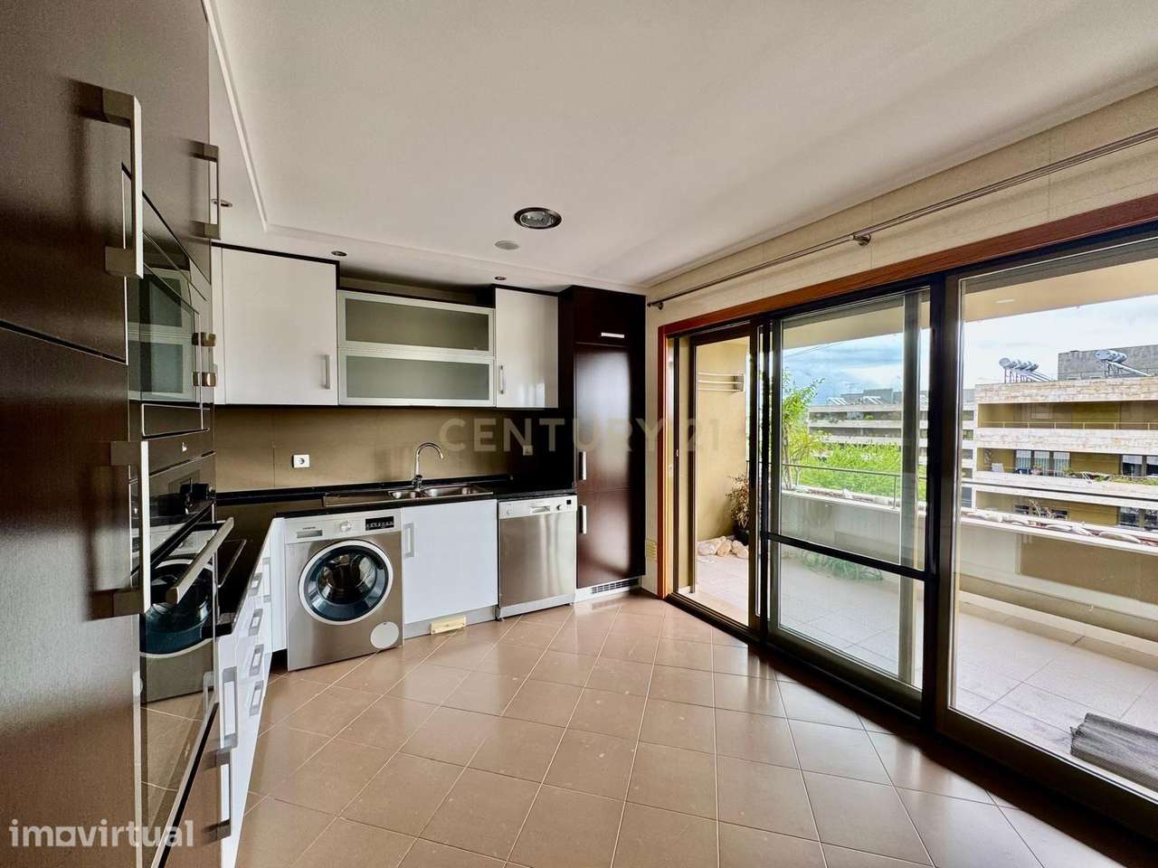 Apartamento T3 de luxo com excelentes áreas em zona privilegiada no Mo - Grande imagem: 2/26