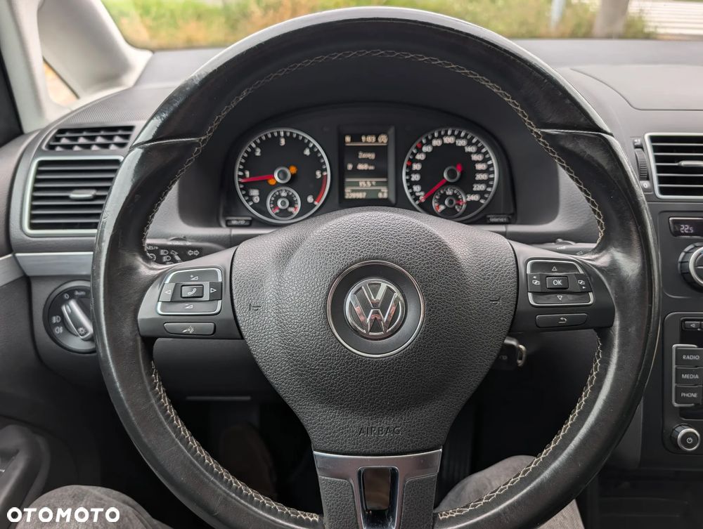 Volkswagen Touran - 29
