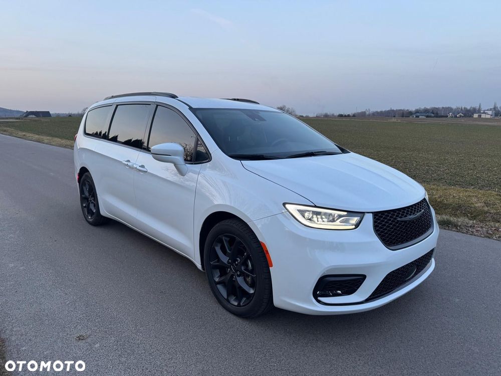 Chrysler Pacifica - 5