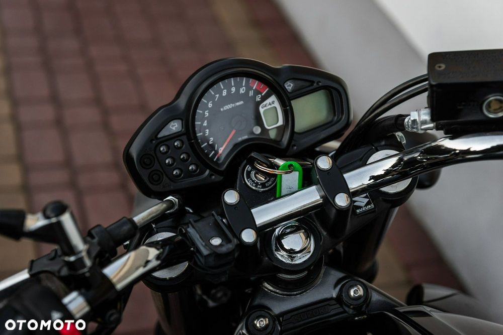 Suzuki Gladius - 8