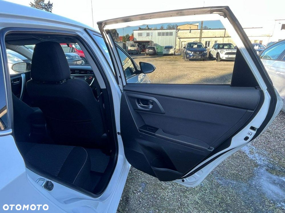 Toyota Auris - 25