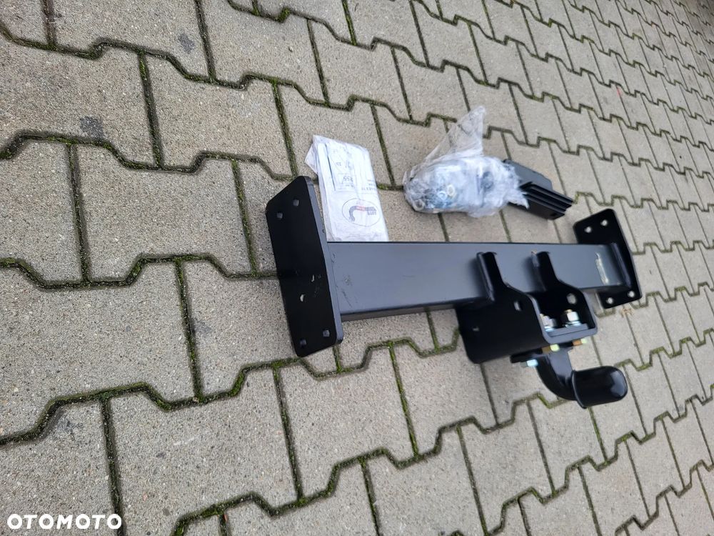 Hak holowniczy  IVECO Iveco Daily VI model 35S skrzynia od 2014r  VI MODEL 35C skrzynia, tylko podwójne koła - 1