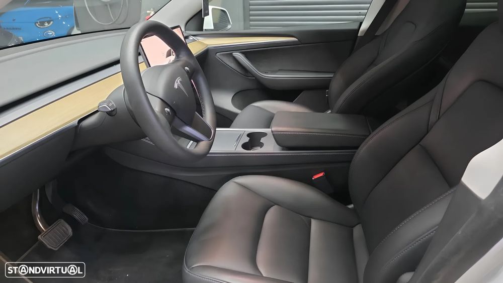 Tesla Model Y Standard - 11