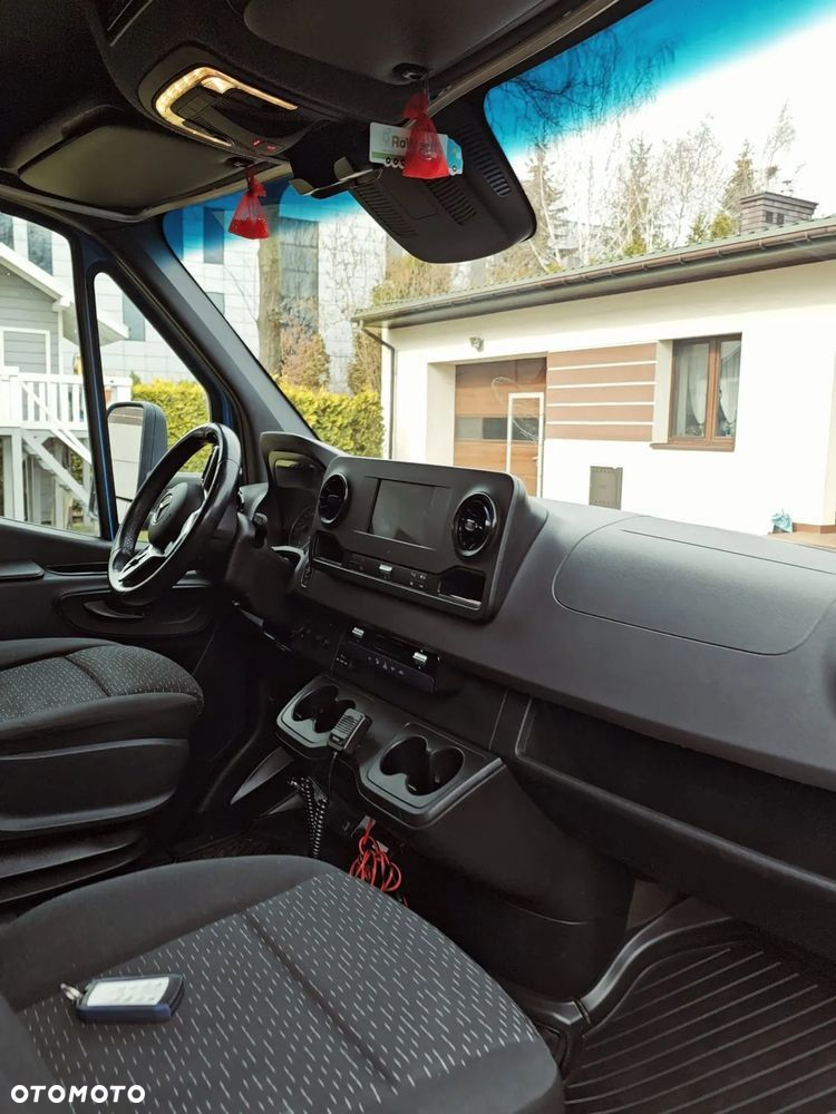 Mercedes-Benz Sprinter 319 - 15