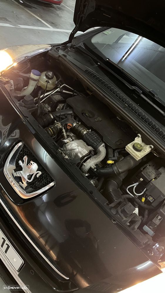 Peugeot 5008 1.6 HDi 7L Allure J17 - 15