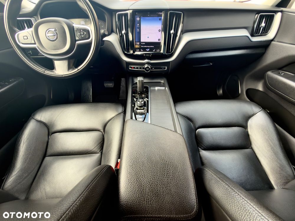Volvo XC 60 B4 B Geartronic Momentum Pro - 26