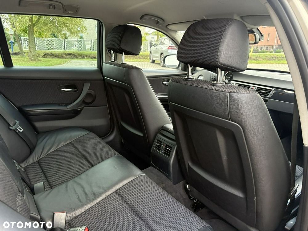 BMW Seria 3 320d - 12