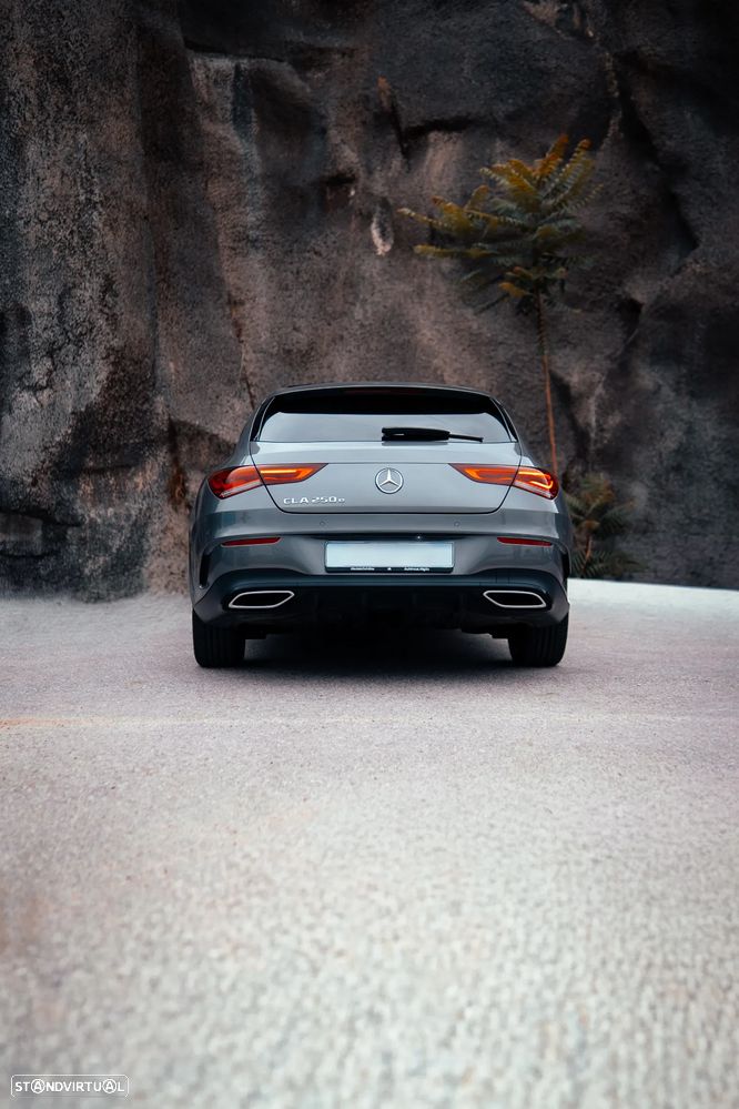 Mercedes-Benz CLA 250 e Shooting Brake AMG Line - 2