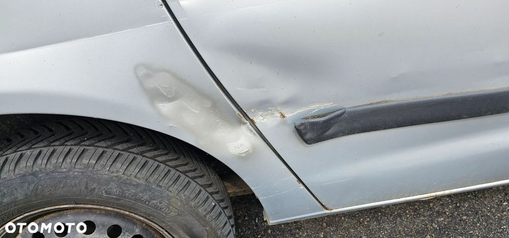 Ford Galaxy 1.9 TDI Ghia - 12