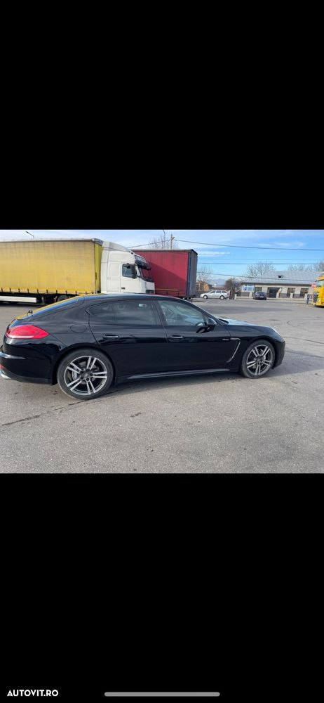 Porsche Panamera - 5