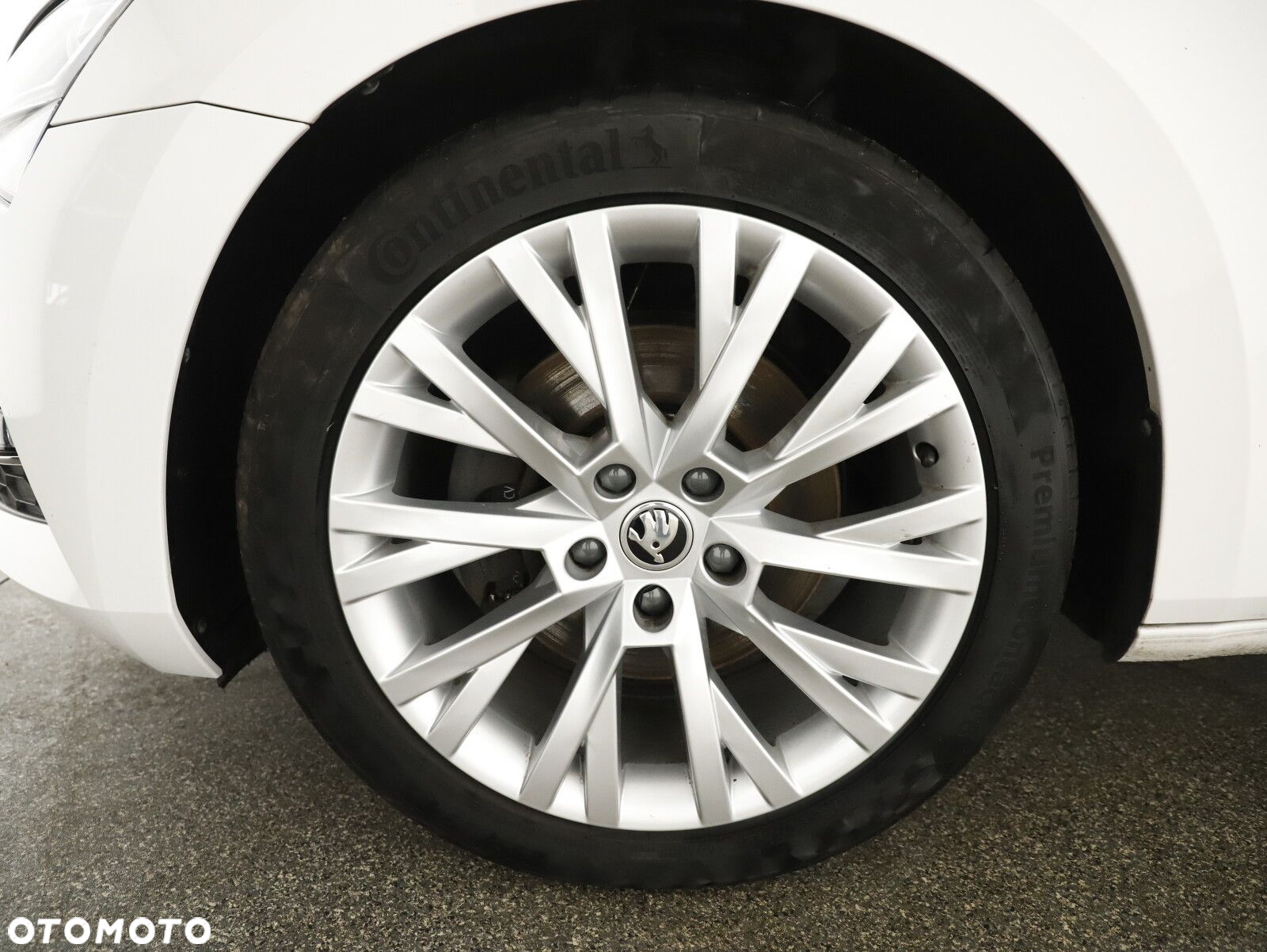 Skoda Superb 2.0 TDI SCR Style DSG - 28