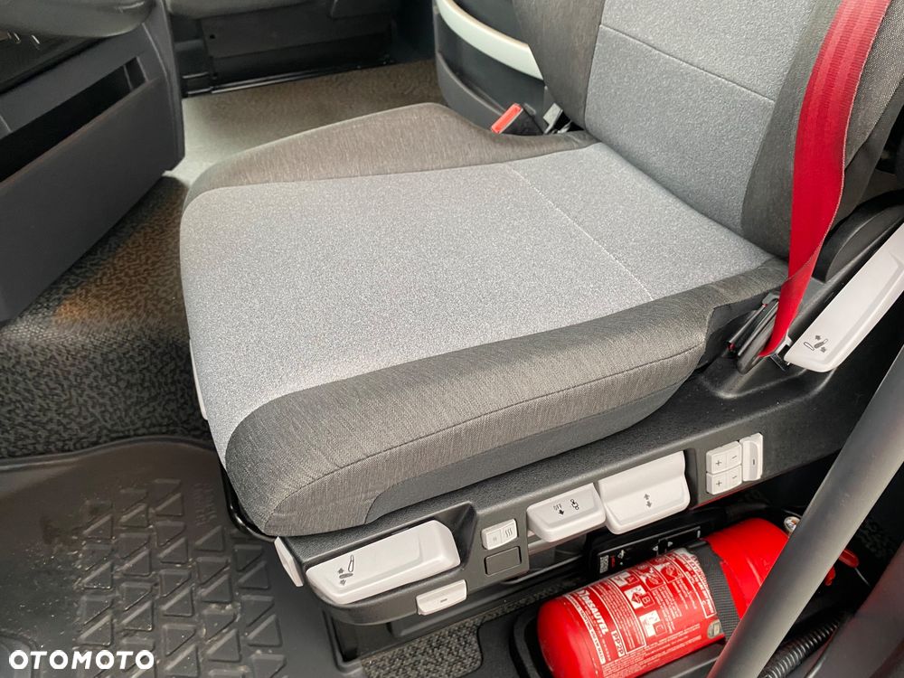 Renault T480 Sleeper Cab - 10