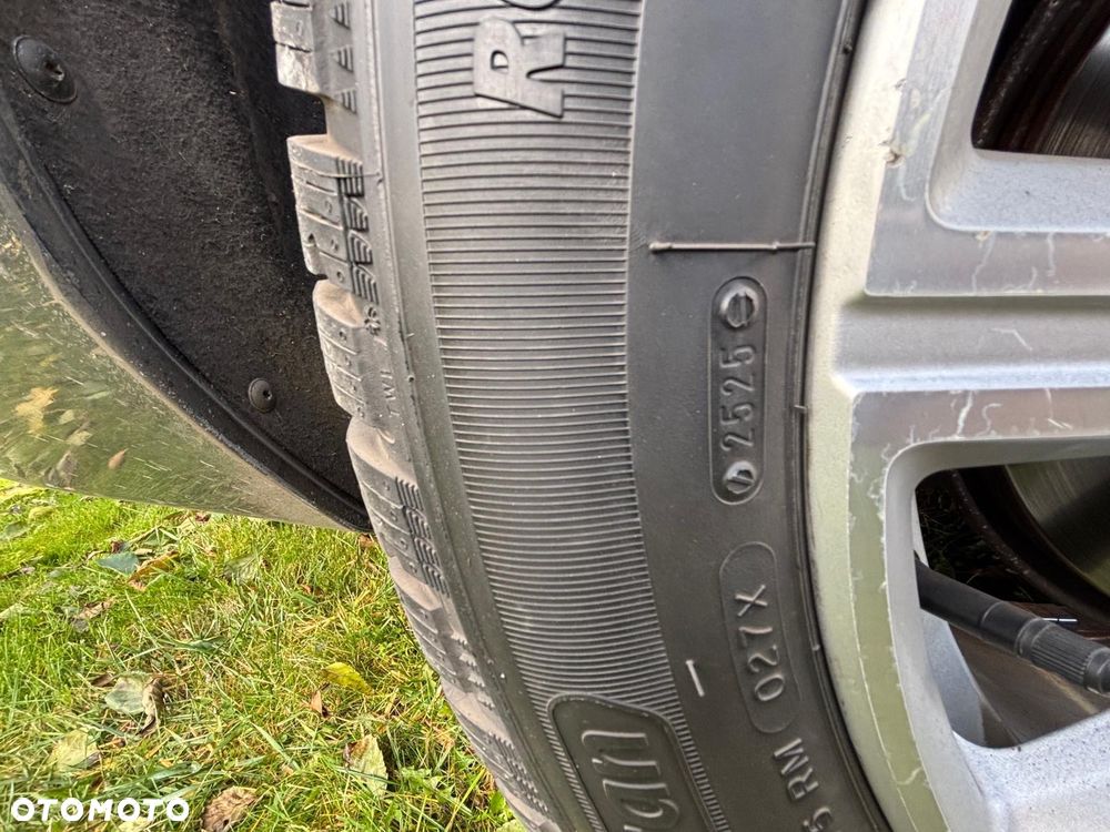 Volvo XC 90 T8 AWD Plug-In Hybrid Momentum 7os - 28