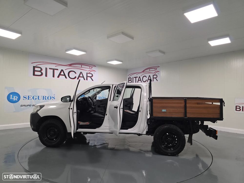 Toyota HILUX 2.4 D-4D 4WD CD CH - 10