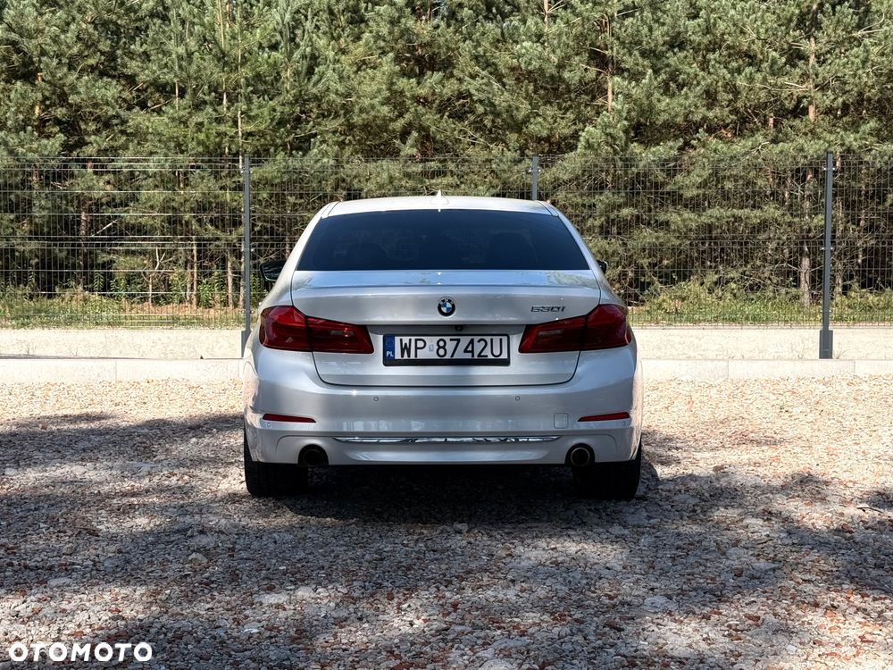 BMW Seria 5 530i Luxury Line - 38