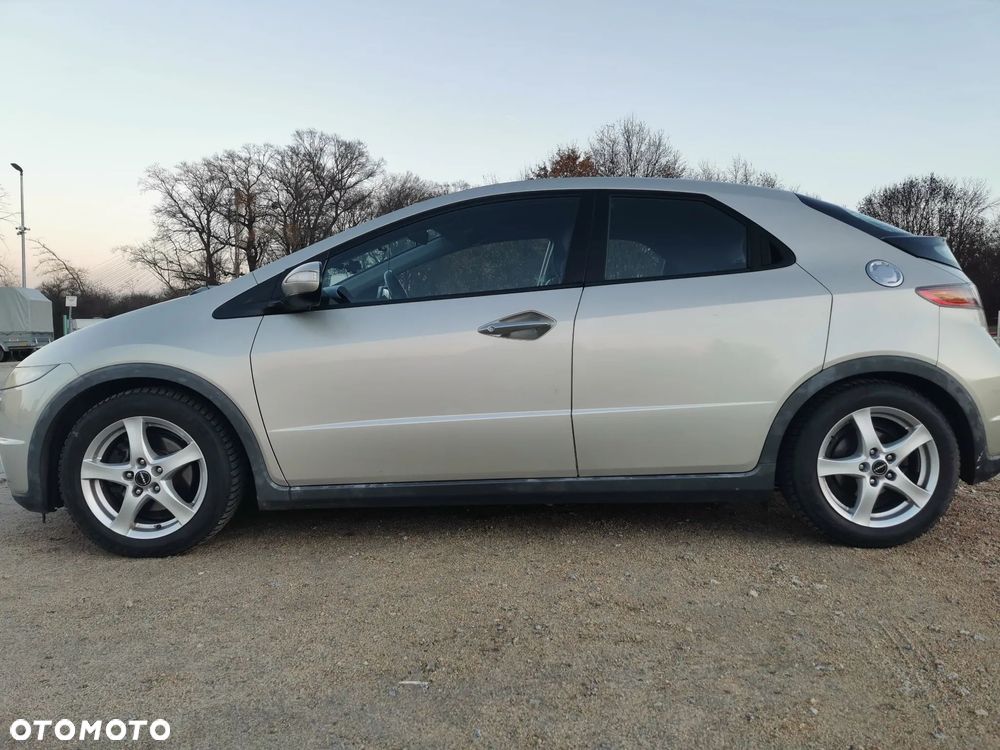 Honda Civic 1.8 Comfort - 21