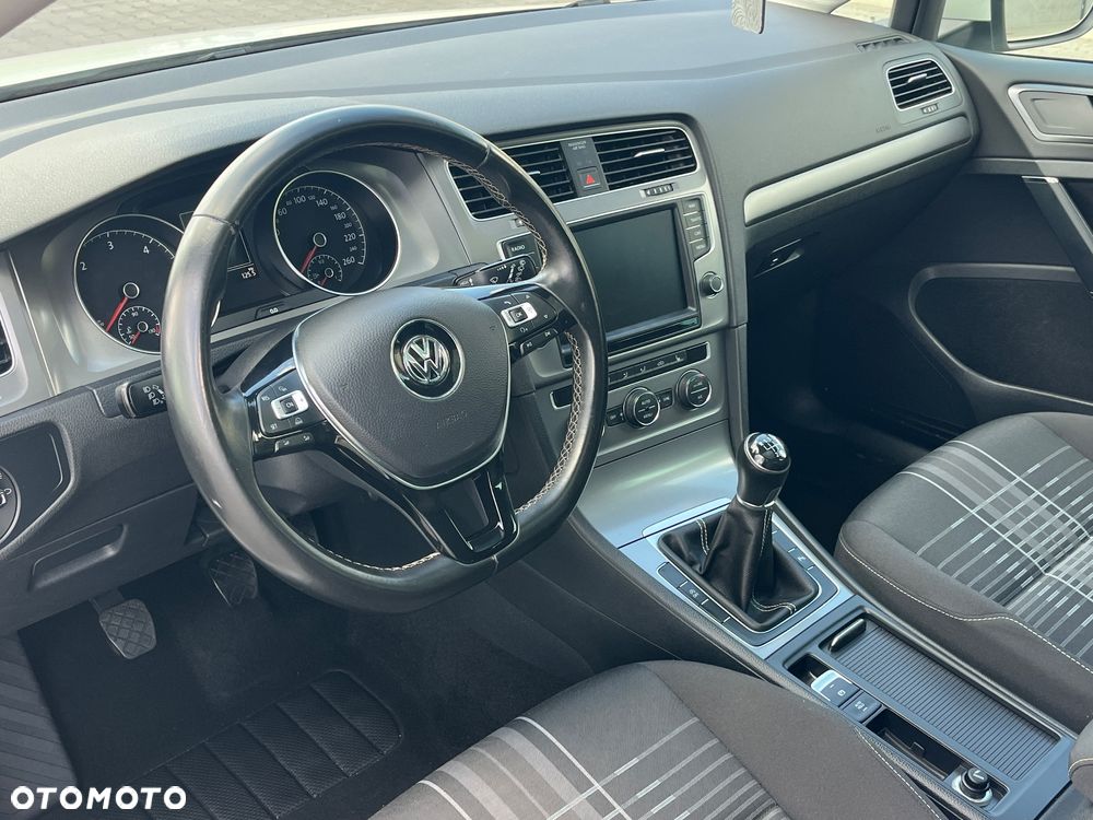 Volkswagen Golf 1.6 TDI BlueMotion Technology Lounge - 16