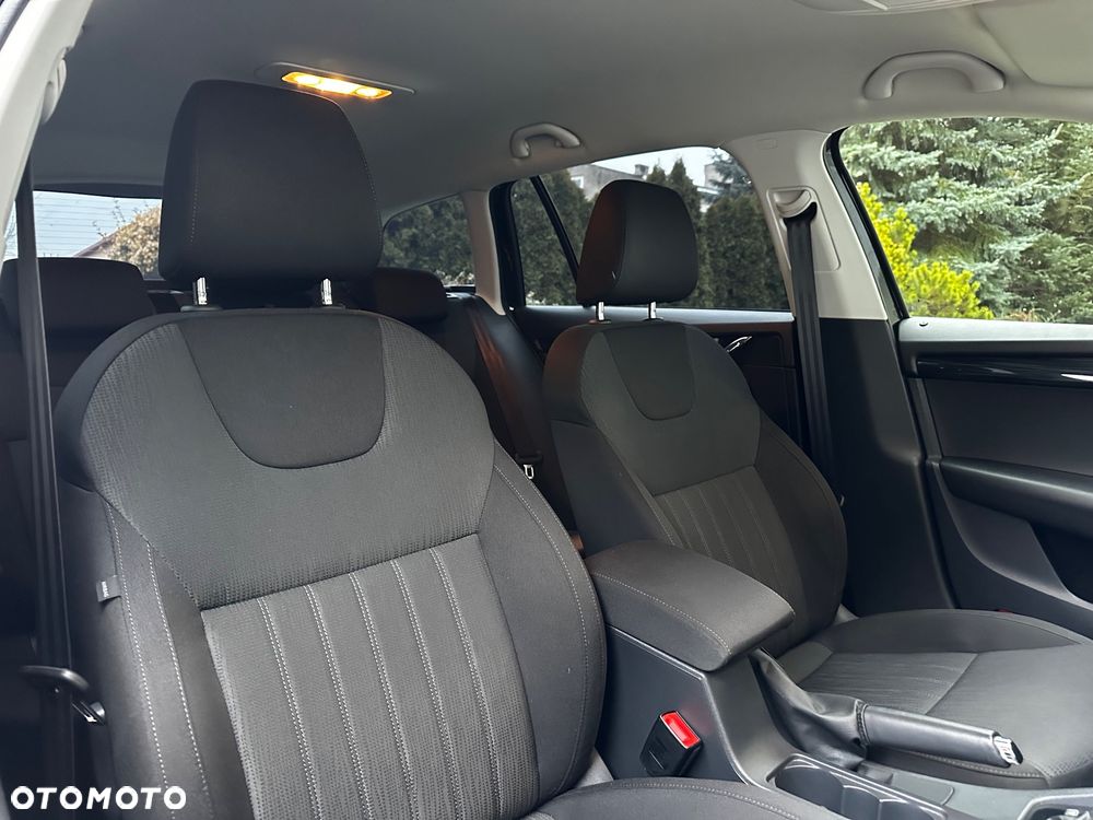 Skoda Octavia 1.5 TSI ACT Style DSG - 27