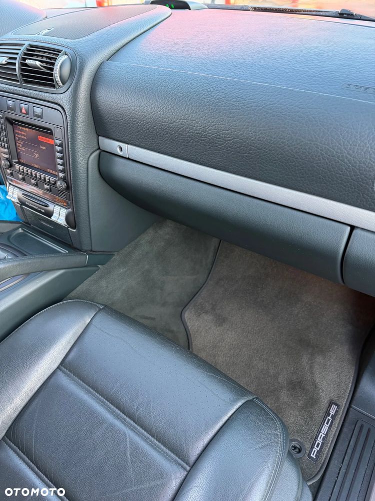 Porsche Cayenne Standard - 12