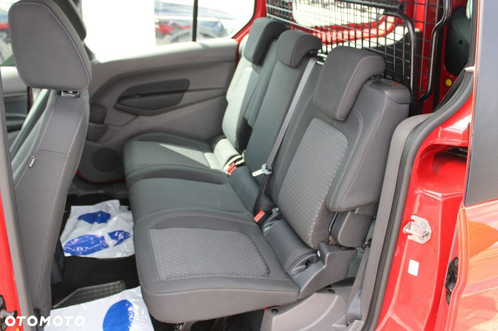Ford Transit Connect - 16
