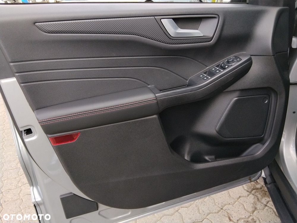 Ford Kuga - 17