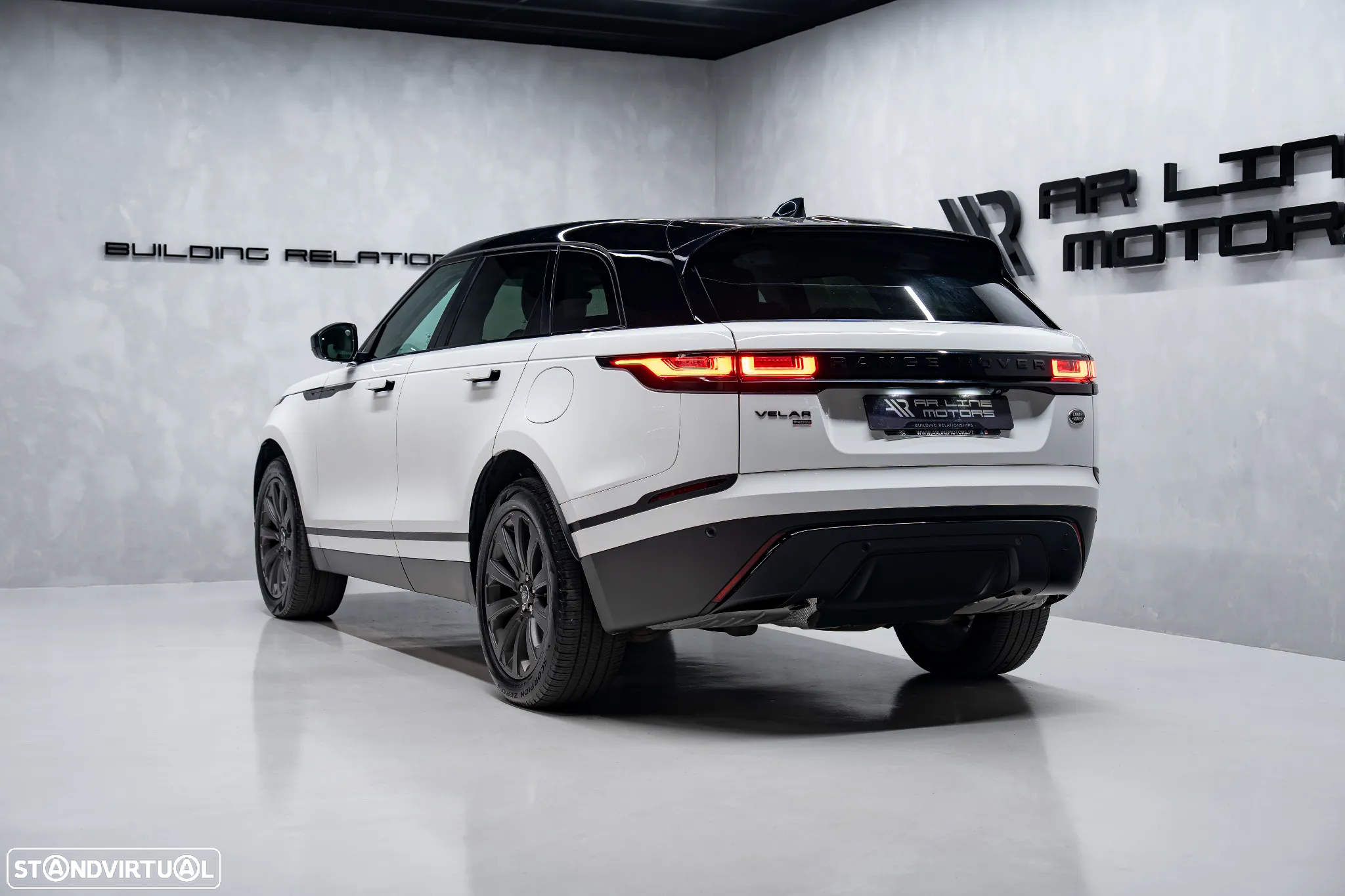 Land Rover Range Rover Velar 2.0 P400e AWD R-Dynamic SE - 9
