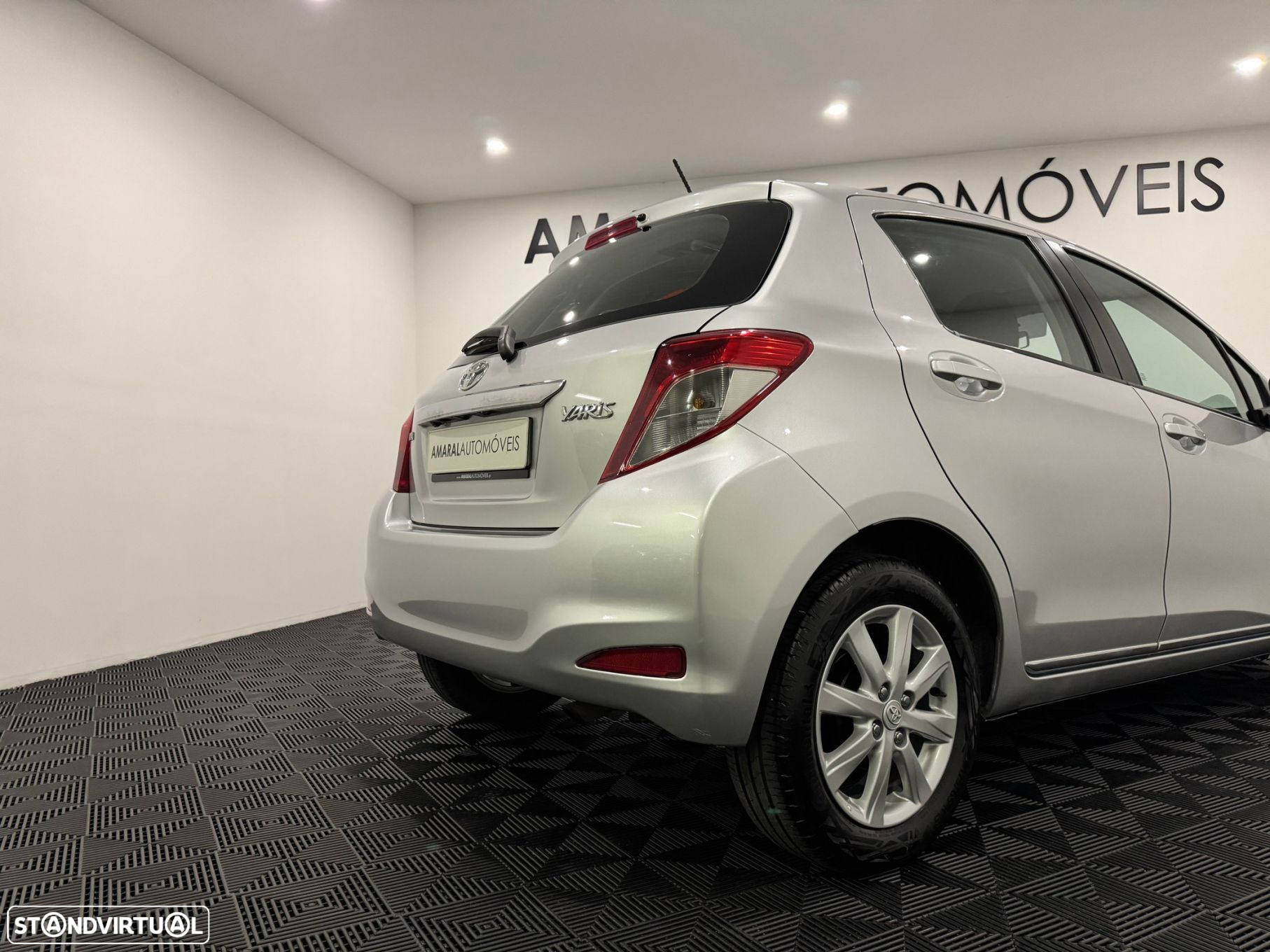 Toyota Yaris 1.4 D-4D ACtive+AC - 19