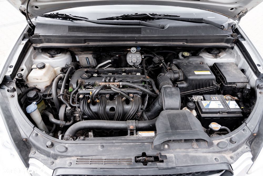 Kia Carens 2.0 EX - 32