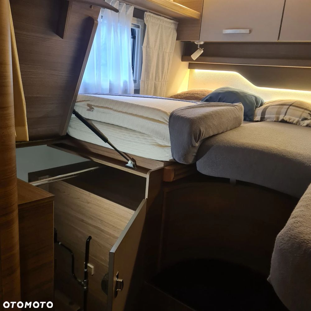 KNAUS Live i 700 - 36