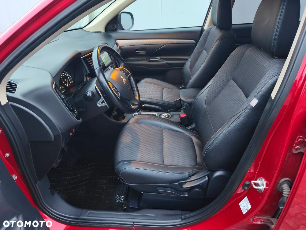 Mitsubishi Outlander 2.0 4WD Invite - 39