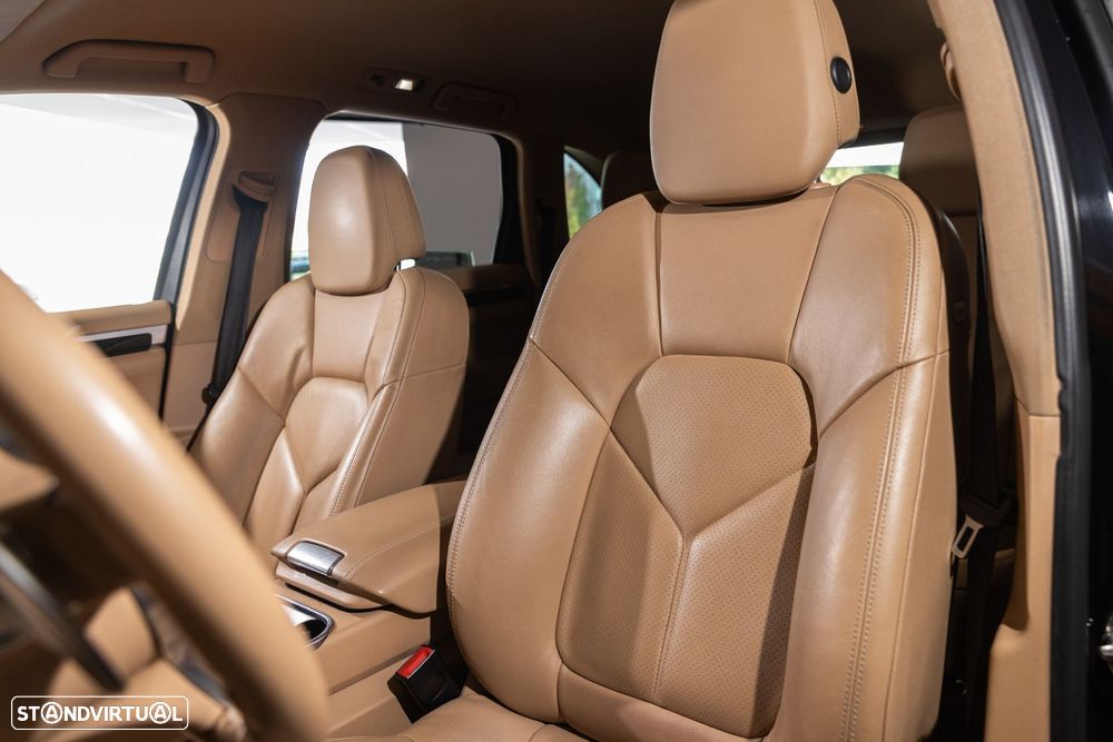 Porsche Cayenne - 20