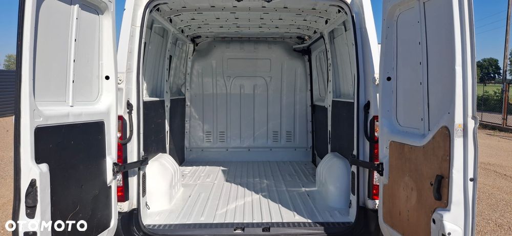 Nissan NV400 - 16