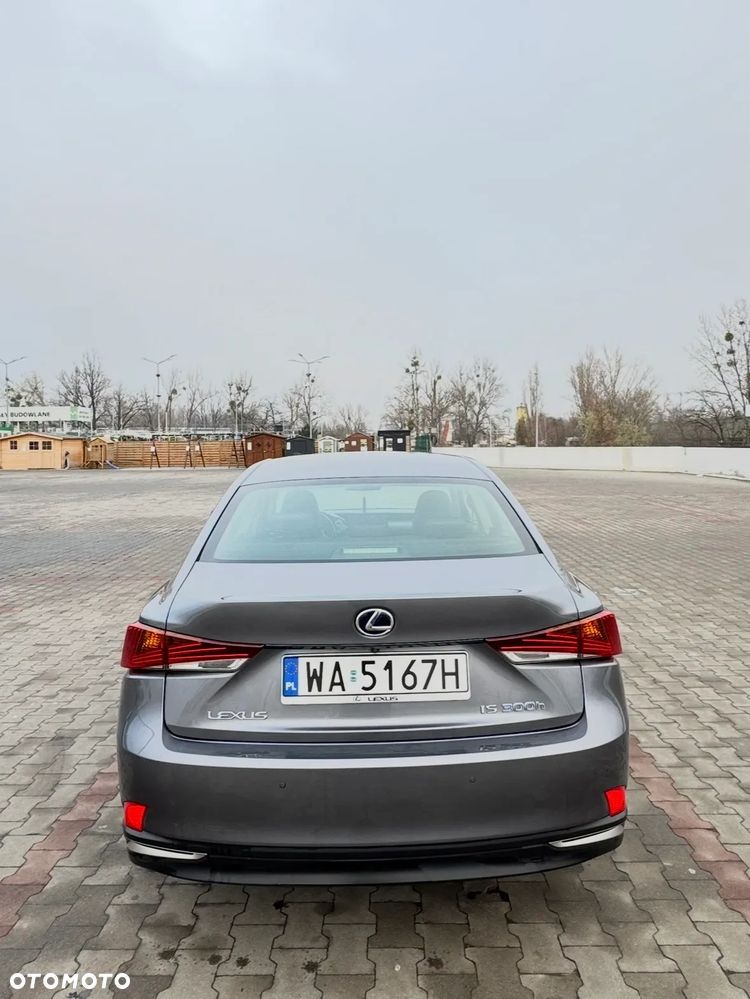 Lexus IS 300h Elegance - 10