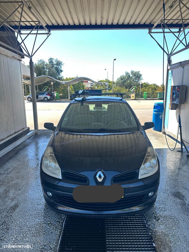 Renault Clio 1.2 16V Confort - 1