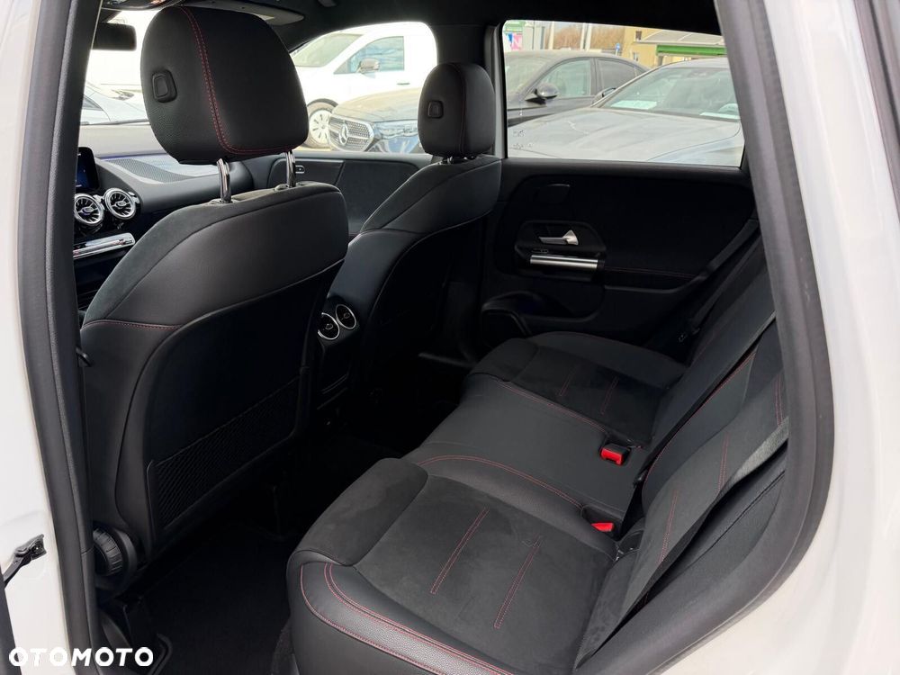 Mercedes-Benz Klasa B 220 4-Matic AMG Line 7G-DCT - 7
